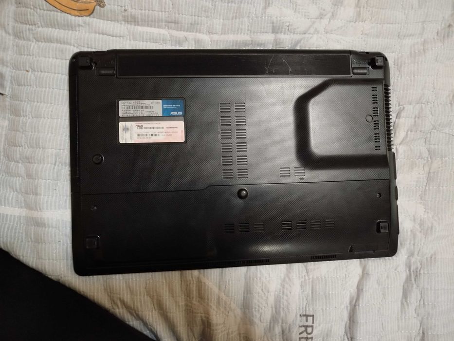 Asus noutbuk sotiladi!