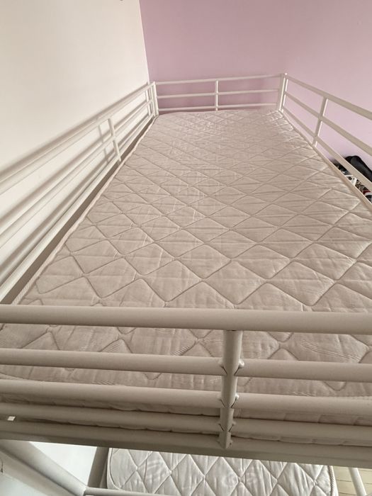 IKEA бяло двуетажно легло