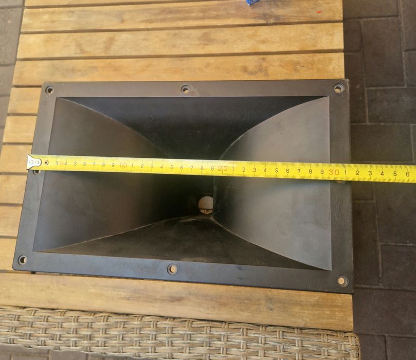 Horn dryver boxa