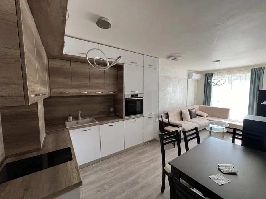 Дава се под наем Двустаен апартамент в Варна, Левски - 68 кв.м за 600 € - Снимка #2