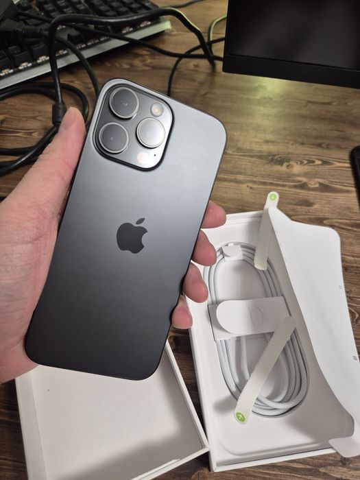 Iphone 16 pro max black titanium