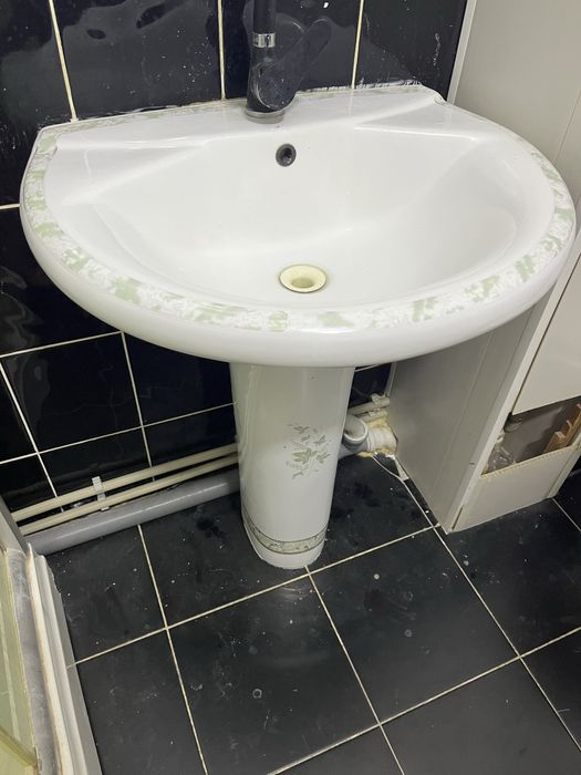 Раковина и унитаз