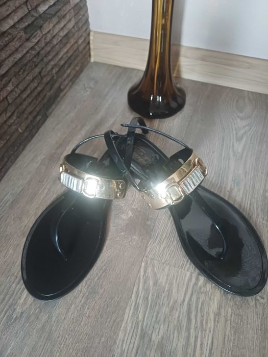 Дамски сандали с камъни