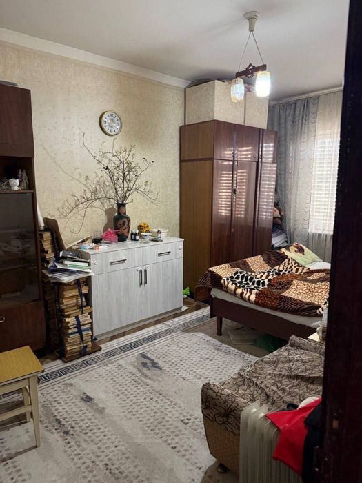 Срочно продажа квартиру Массив Феруза 4/3/5 балкон 2/6