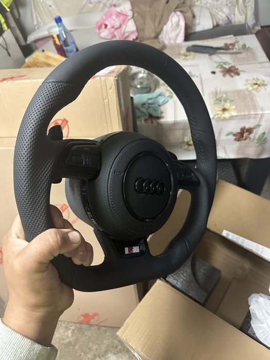 Vand volan audi nou
