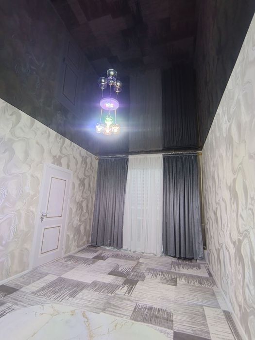 Чиланзар 16. Срочно Продаю 1 переделенная в 2 х. 1 этаж