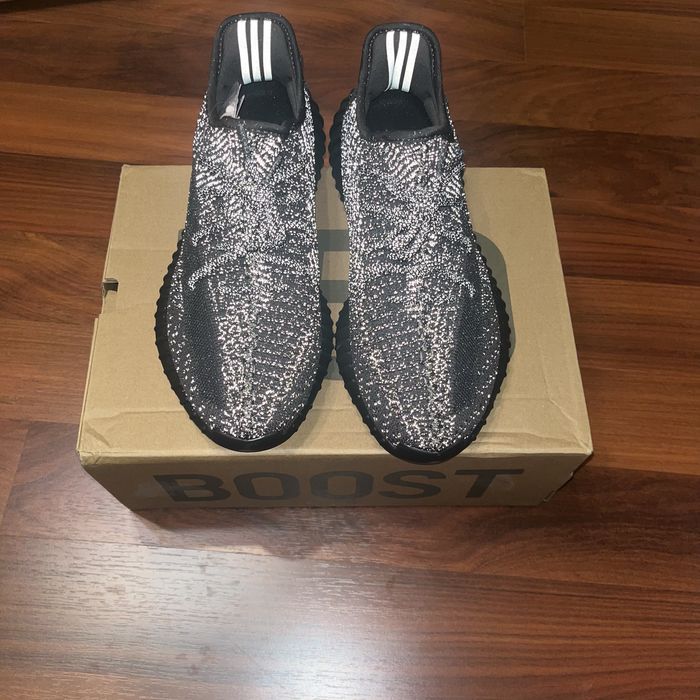 Adidas Yeezy Boost 350 V2 Black 43 1/3 zebra white black carbon onyx beluga bone 500 700