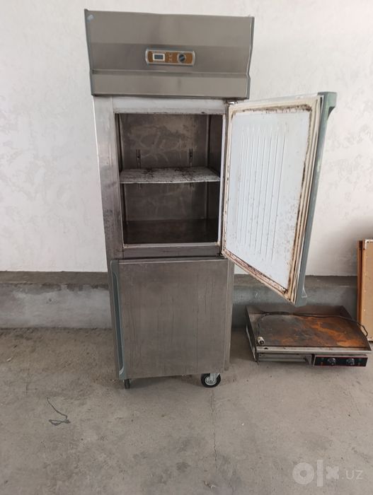 Продам промышленный морозильник.