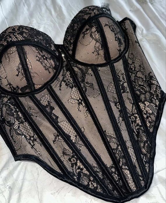 Кружевной корсет