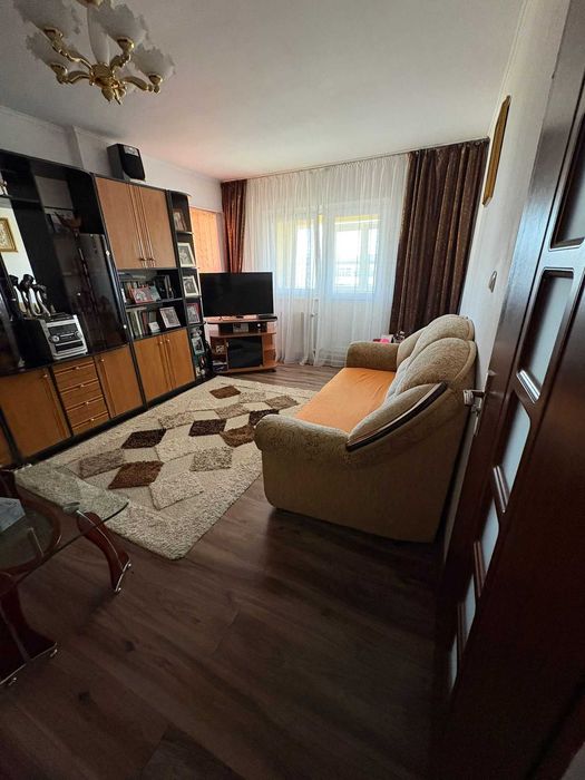 Apartament 3 camere zona Rolast