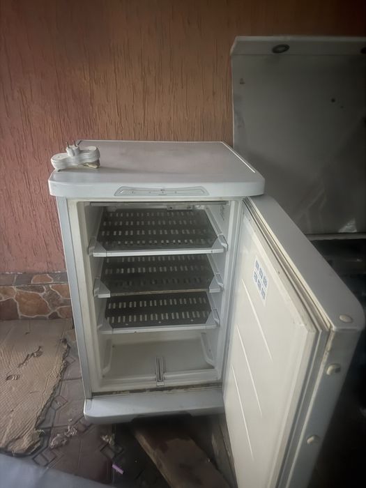 Продам морозильную камеру