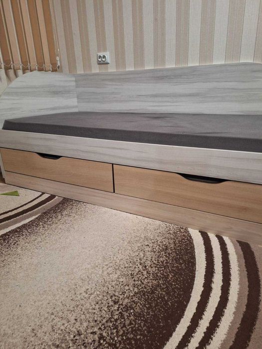 Единично легло с матрак подарък