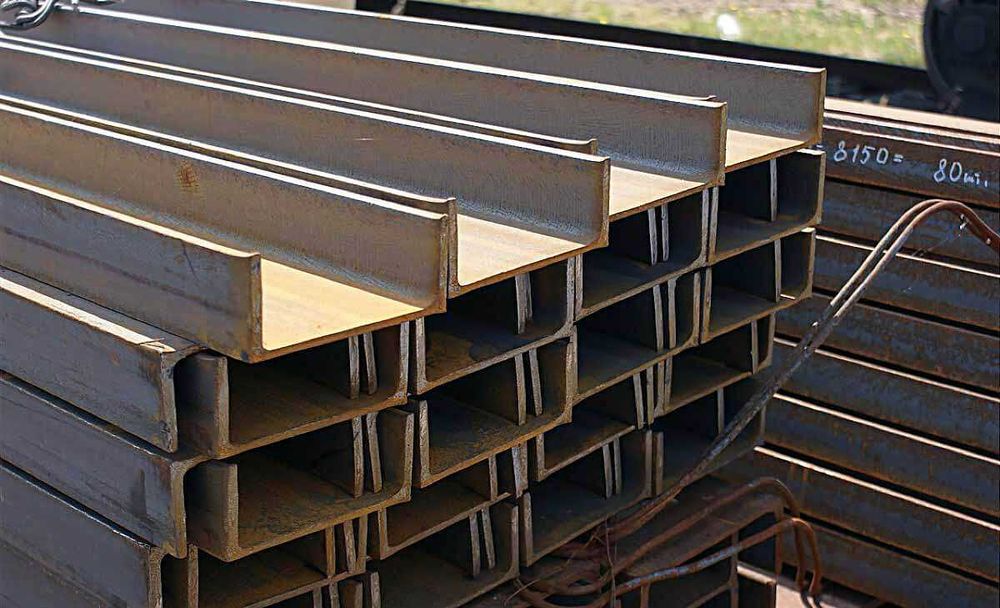 Швеллер стальной П-образный