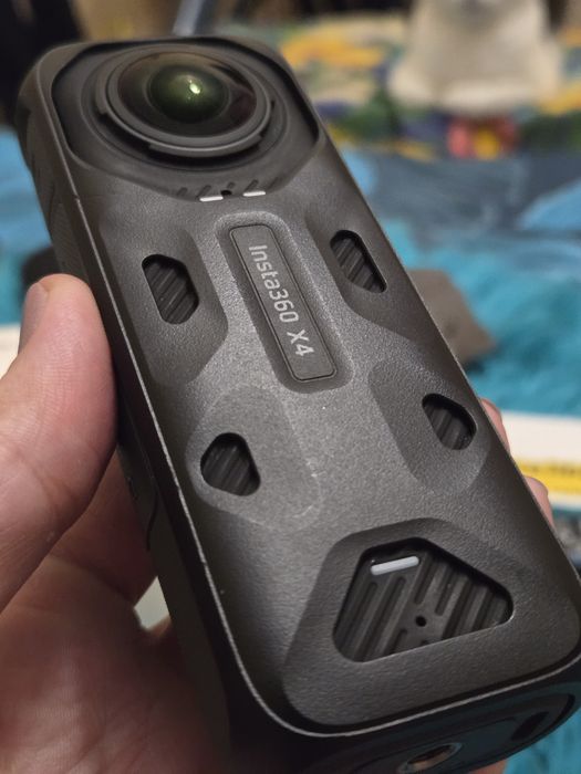Экшн-камера Insta360 X4