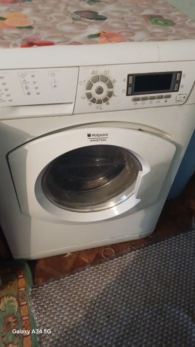 Продам телевизор.  Машинку стиральную. Швейные машинки.