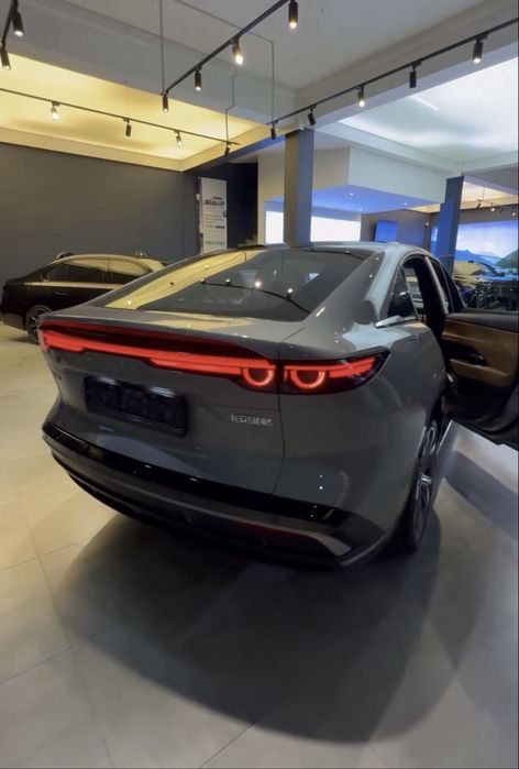 Mazda EZ 6 гибрид (1230км)