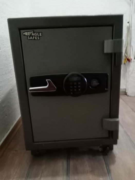 Сейф бронированный