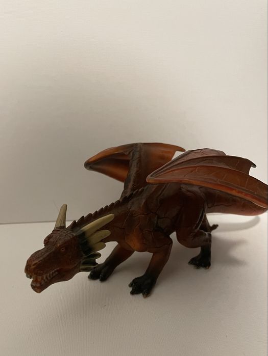 Figurina Mojo, Dragonul de foc cu mandibula articulata