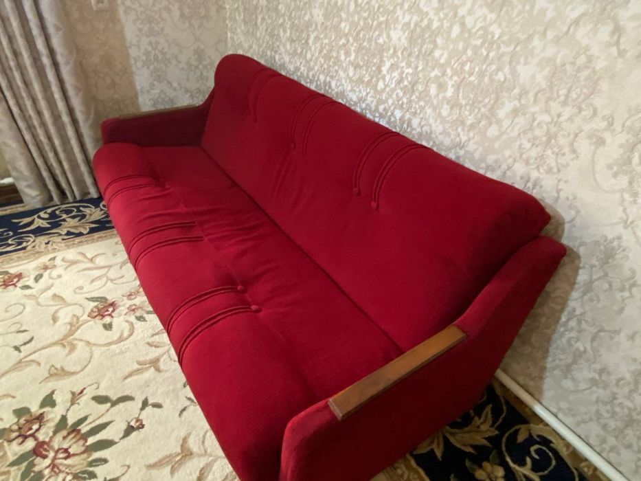 Divan sotiladi 2 ta kreslo Kelishamiz!