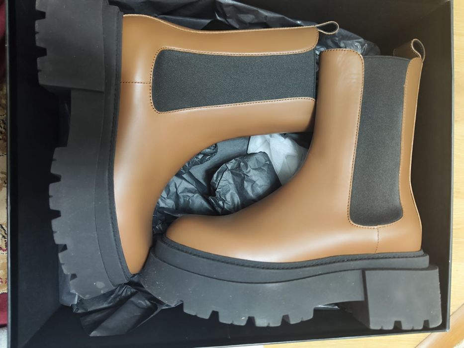 Новые сапоги Max Mara