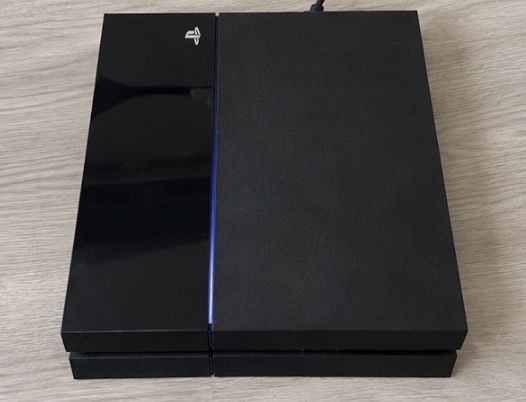PlayStation 4 simplu