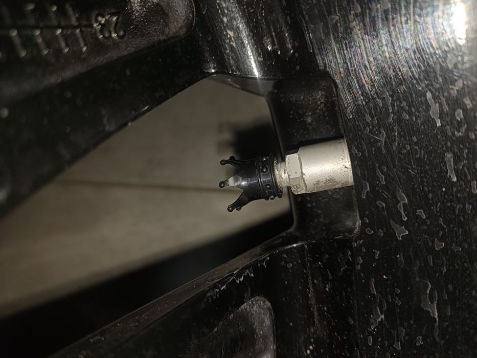 Продам комплект диски с резиной