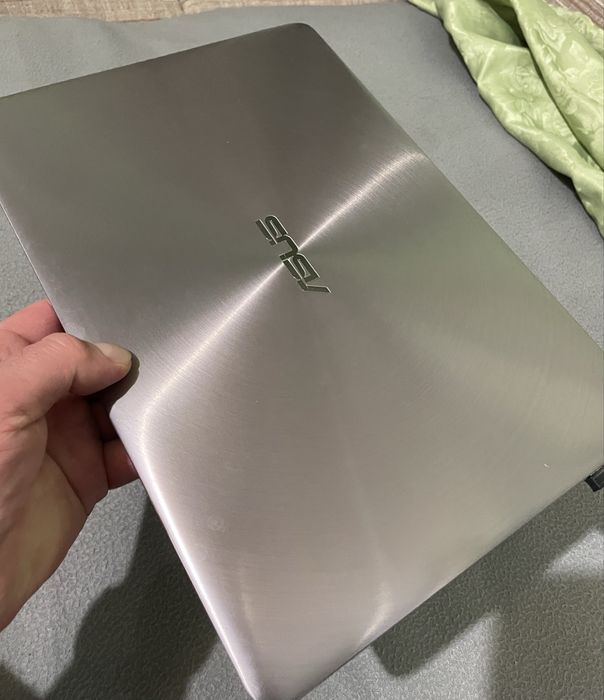 Asus UX310U Notebook PC