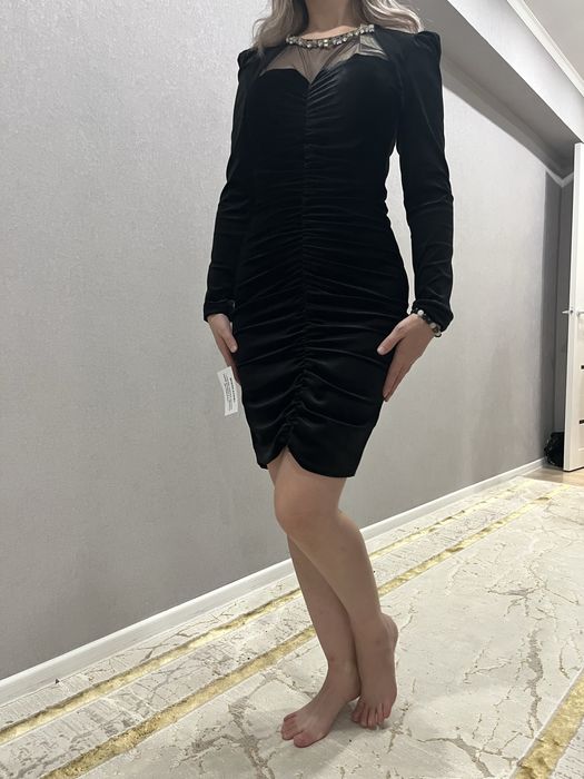 Новое платье с этикеткой