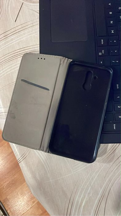 Продавам Huawei Mate 20 lite