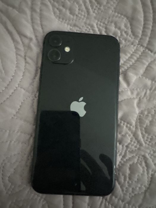 Продам Iphone 11 в хорошем состоянии