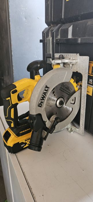 Circular Dewalt DCS 570