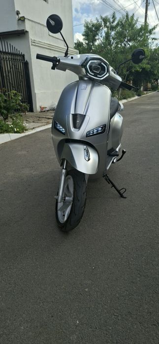 Vand scuter electric