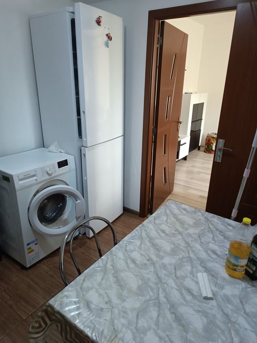 Închiriez apartament