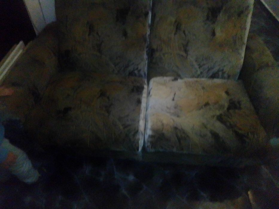 двоен диван и две табуретки