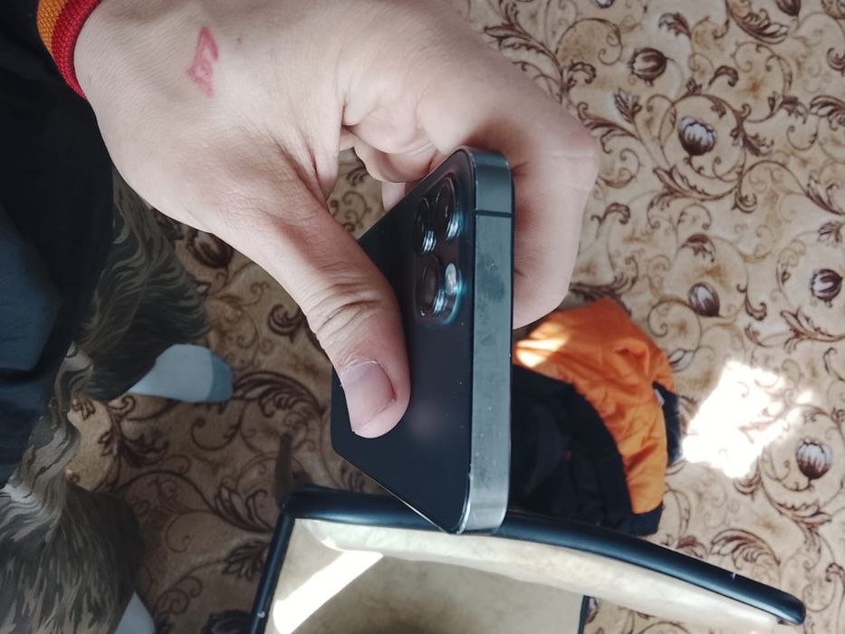 продам айфон 12 про