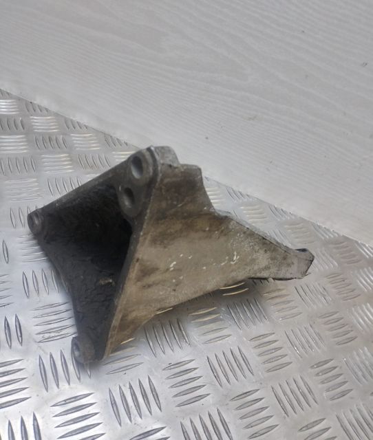 Suport motor cod 8d0199308l 8d0199308l Audi A6 4B/C5 seria