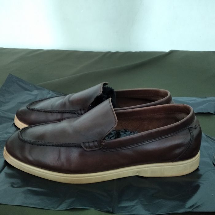 Продам фирменные кроссовки.