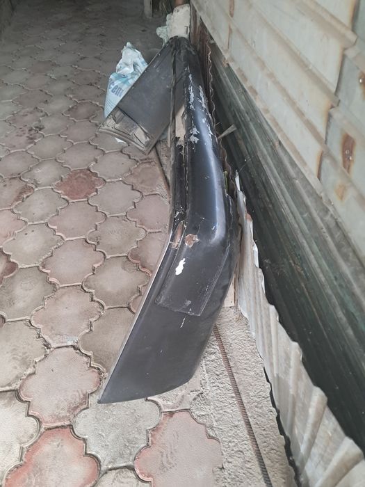 Мерс.124 задии банпера.
