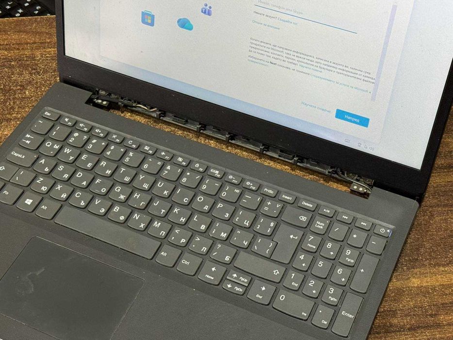 Лаптоп Lenovo v155-15API