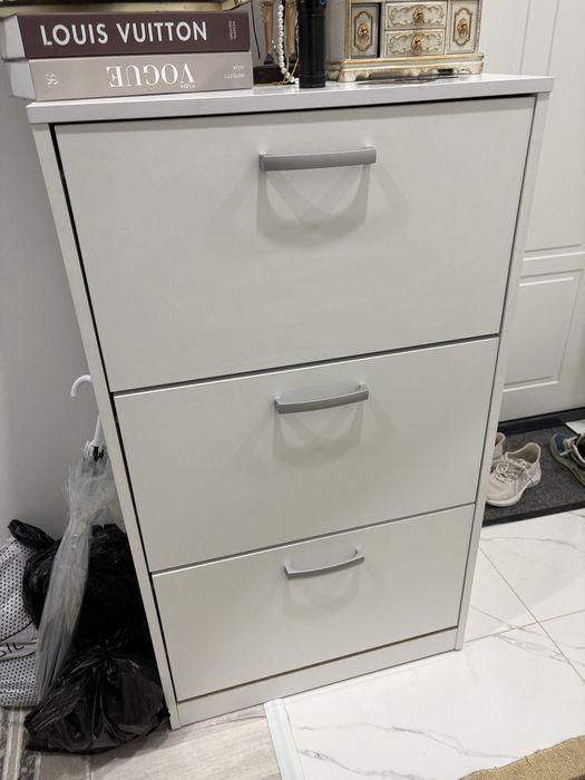 обувной шкаф продам