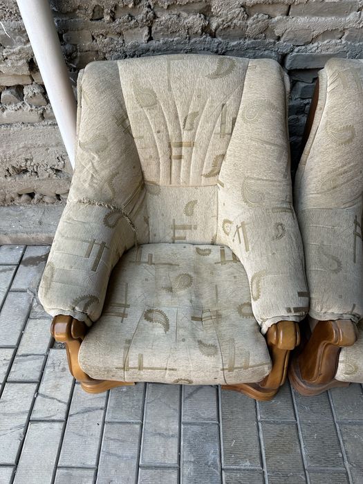 Divan kreslo sotiladi!!!