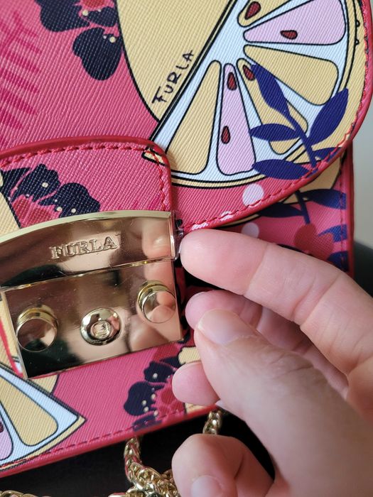 Furla чанта с лимони