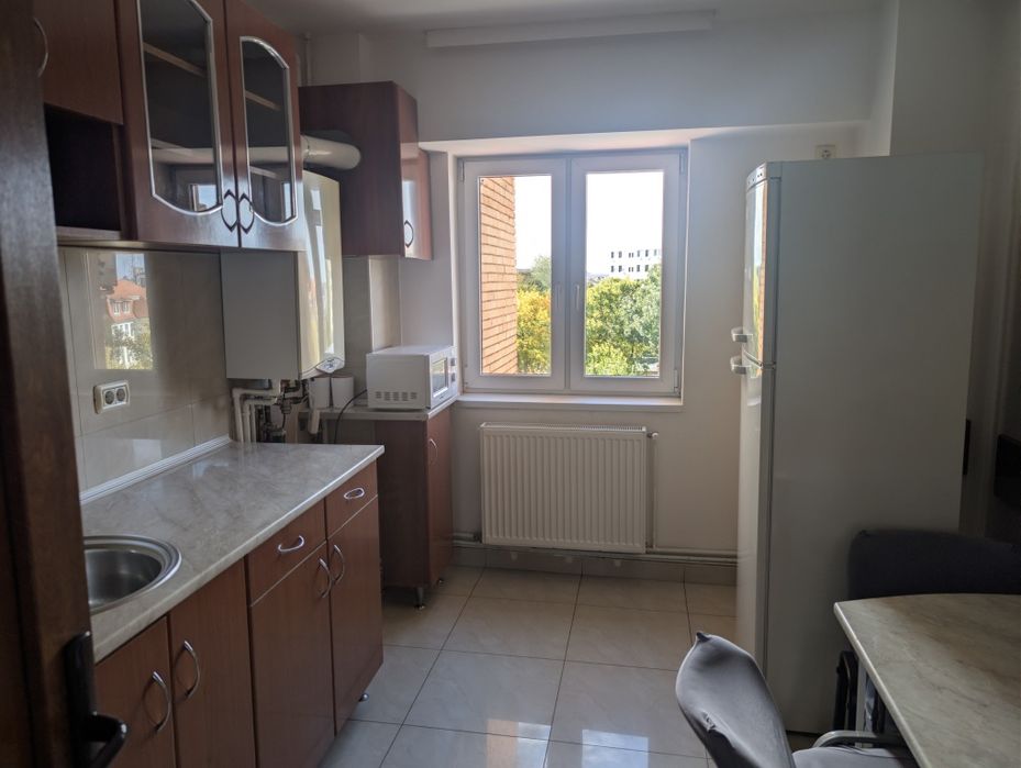 Dau in chirie ap 3 camere Piata Spitalului, centrala gaz