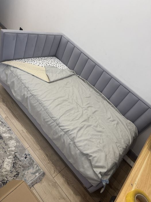Продам детскую кровать 160*80