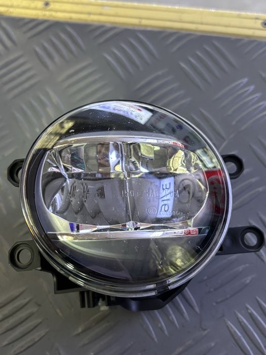 Туманка  лед  камри 55