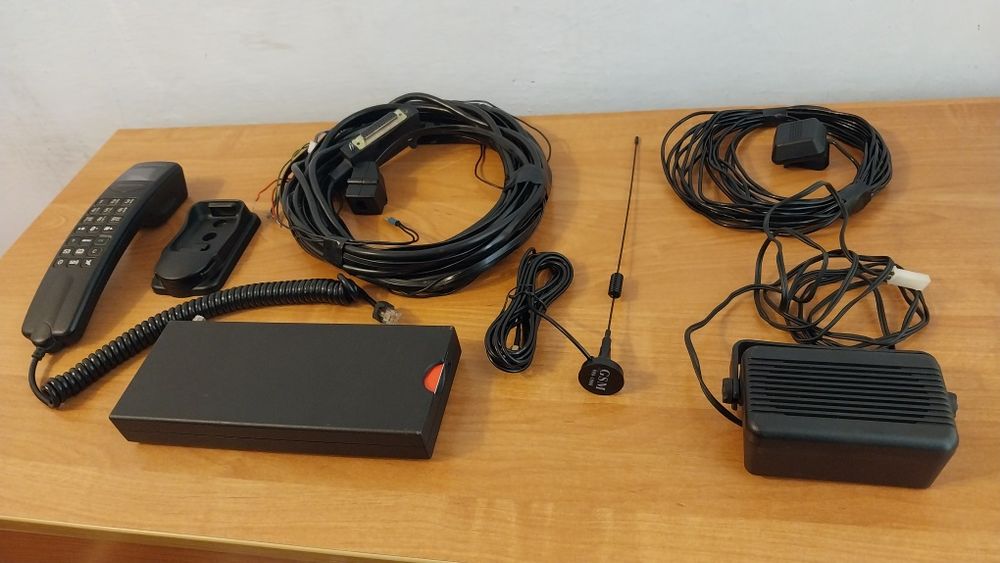 Motorola international 2700 автомобильный телефон