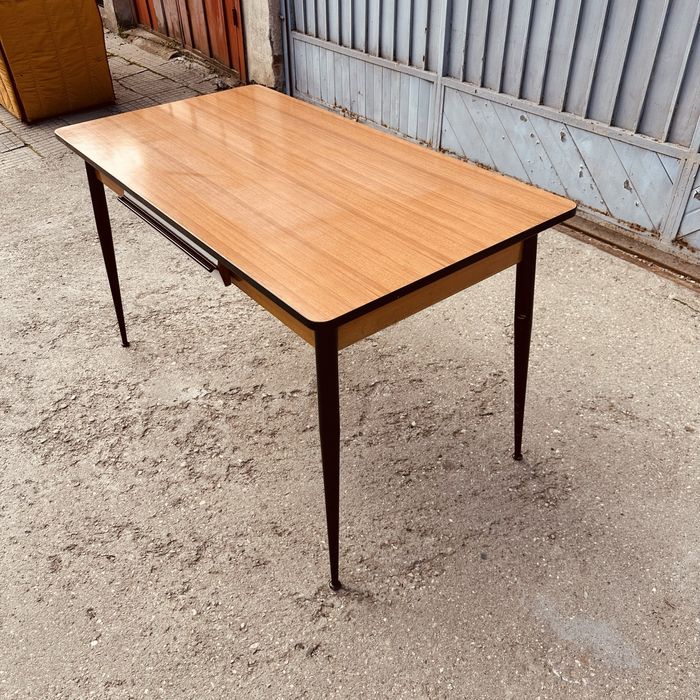 Винтидж италианско бюро / маса – Mid Century 60-те