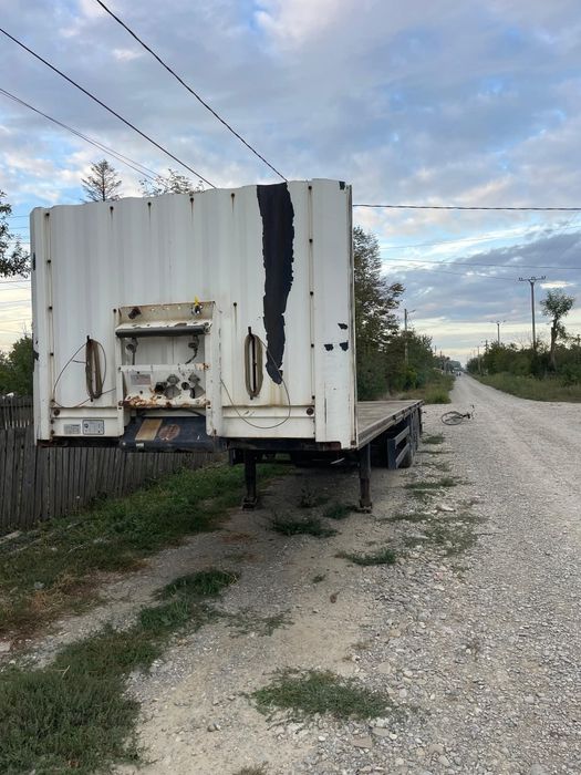 Semiremorca platforma krone