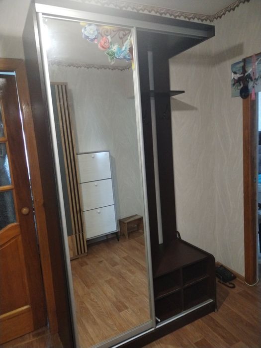 Продам прихожей шкаф