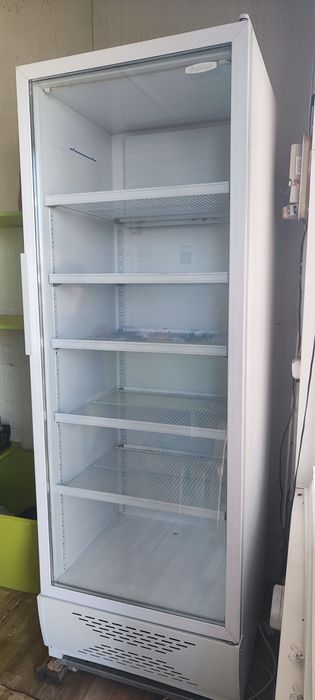 Витринный холодильник